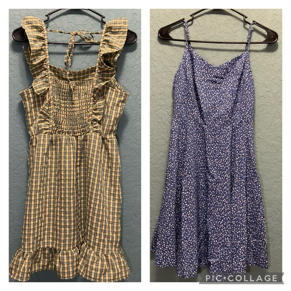 Bundle includes 2 dresses,different brands, both size small.Old Navy, Wild Fable